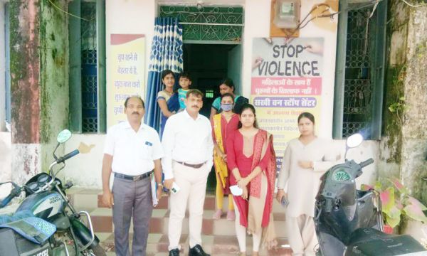 सीईओ ने किया सखी सेन्टर का आकस्मिक निरीक्षण