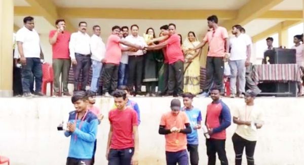 सद्भावना क्रिकेट मैच में पत्रकार संघ भटगांव रहा विजेता