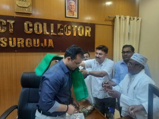 कलेक्टर से अंजुमन कमेटी के सदस्यों ने की मुलाकात