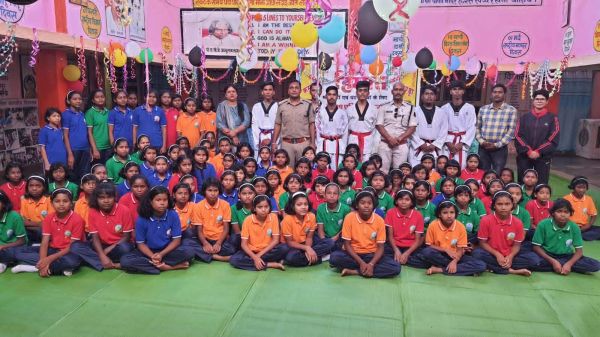 बालिकाओं के लिए भयमुक्त वातावरण निर्मित करने हिम्मत कार्यक्रम