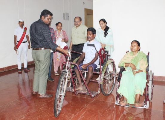 गुड्डी पोडियामी को मिला ट्राई साइकिल