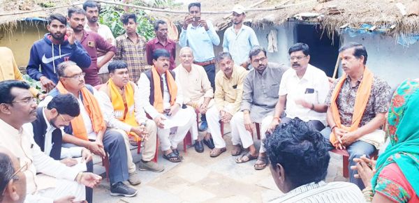 भाजपा अजा मोर्चा की टीम पहुंची देवरी, मृतक के परिजनों को बंधाया ढांढस