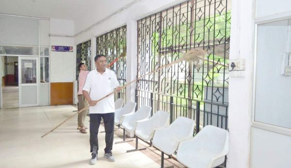 हर तीसरे शनिवार अफसर करेंगे दफ्तरों की सफाई