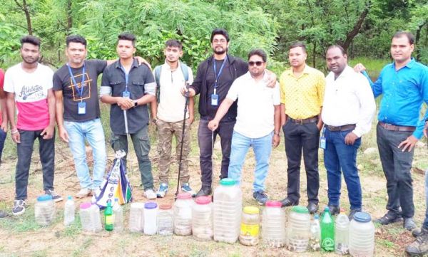 वल्र्ड स्नेक डे पर सर्प रक्षक समिति ने कई सांपों को आजाद किया