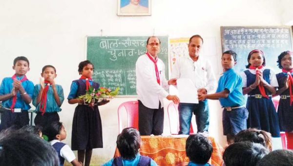 बाल संसद का चुनाव, प्रीतम प्रधानमंत्री एवं गरिमा बनीं गृहमंत्री