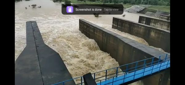 छलकने लगे बैराज, जलाशयों का भराव शत-प्रतिशत के करीब