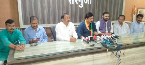 इस्तीफा में किया गया उल्लेख एक तरह से सरकार पर अविश्वास प्रकट किया है-अनुराग