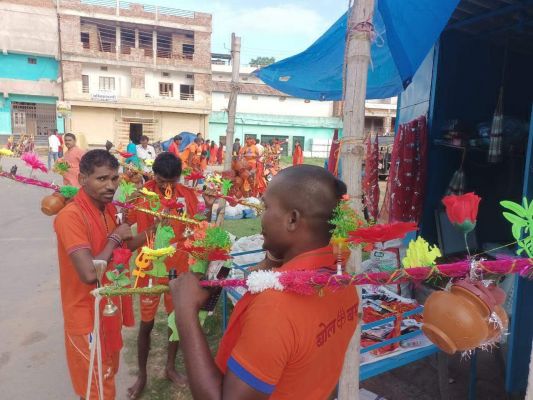 सावन सोमवार के पहले दिन भक्तों का उमड़ा सैलाब