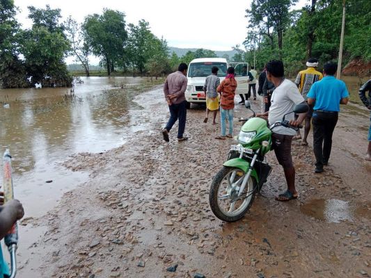 रुक-रुककर हो रही बारिश, इंद्रावती का फिर बढ़ा जलस्तर