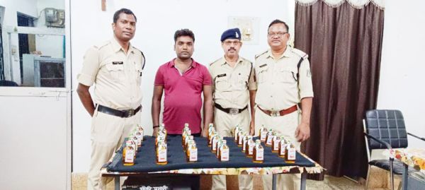30 पौवा के साथ आरोपी पकड़ाया