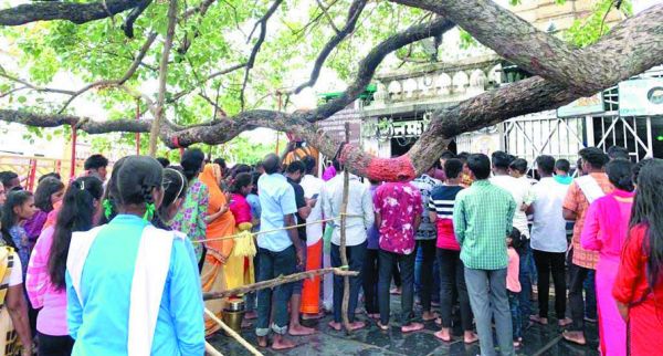 भगवान श्री कुलेश्वरनाथ में उमड़ी श्रद्धालुओं की भीड़