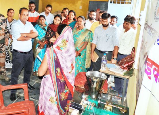कलेक्टर ने बरही के गौठान, हेल्थ एण्ड वेलनेस सेंटर, पीडीएस दुकान का किया निरीक्षण