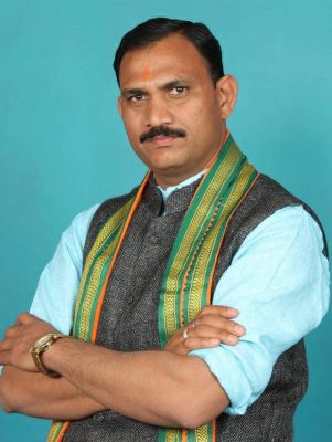 खाद की कमी, किसान मोर्चा का आज सोसायटी में तालाबंदी
