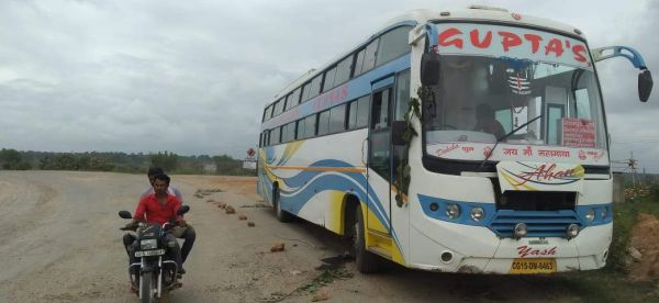 एनएच पर खड़ी बस से डीजल की चोरी