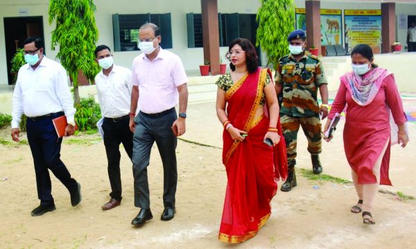 जैसे अपने घर का काम कराते हैं, वैसे ही स्कूल का कराएं