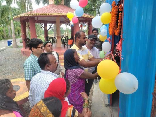 कलेक्टर ने वन वाटिका में कैंटीन का किया उद्घाटन