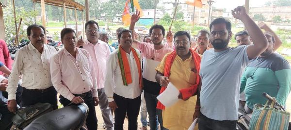 लो वोल्टेज और अघोषित बिजली कटौती, भाजपा ने किया प्रदर्शन