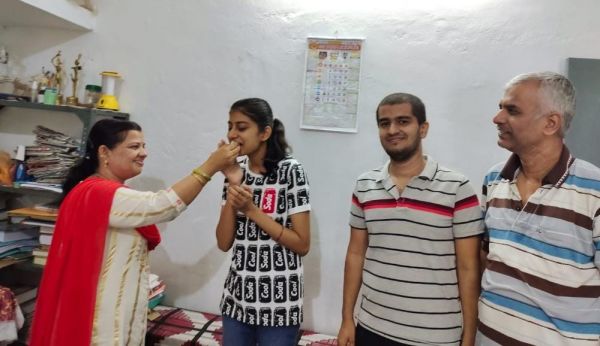 सोनाली सीबीएसई 12वीं में 96 फीसदी के साथ राज्य में दूसरे स्थान पर