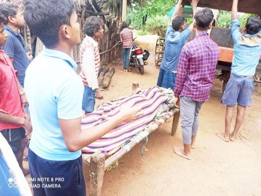 उफनते नाले में बहे पिता का 15 घंटे बाद मिला शव, बेटा बचकर निकला