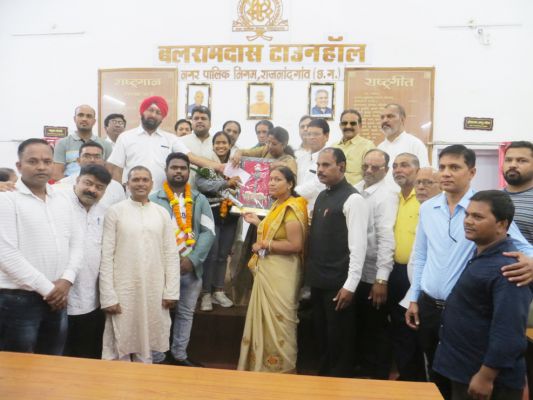 भारोत्तोलन में पदक विजेता ज्ञानेश्वरी का निगम में सम्मान