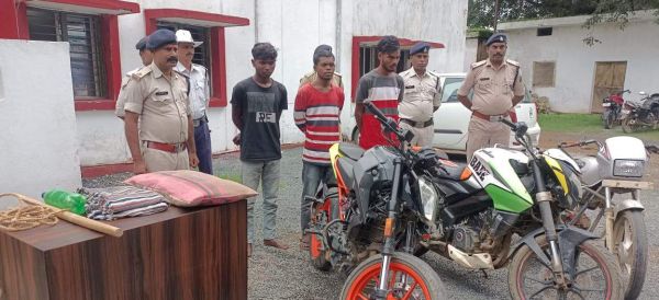 महंगी बाइक के शौक में 9 युवकों ने कर दी साथी की हत्या, आरोपियों में 6 नाबालिग भी