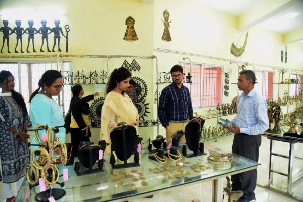 कोण्डागांव की शिल्पकलाएं देश ही नहीं अपितु विदेशों में भी प्रसिद्ध