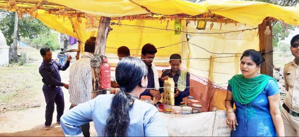 बेजा कब्जा हटाकर बनाई सडक़, सरपंच-ग्रामीणों ने जताया आभार