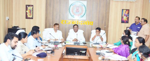 कोरोना टीकाकरण के लिए युद्ध स्तर पर करें काम