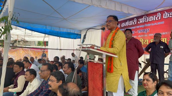 बघेल, कर्मचारियों का डीए हड़पना चाहते हैं - साय