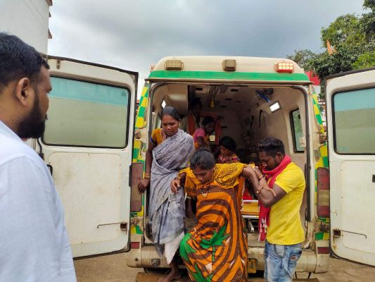 गाज से गर्भवती समेत दो महिला घायल