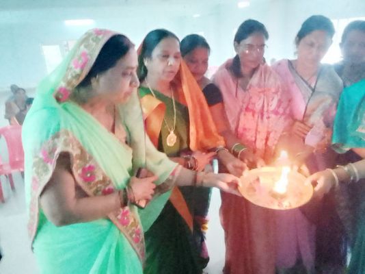पालिका अध्यक्ष सहित महिला कांग्रेसियों ने धूमधाम से मनाई हरेली