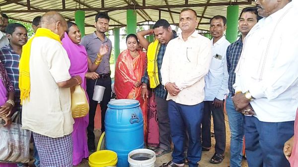 गोबर के बाद अब गोमूत्र खरीदी 4 रुपये प्रति लीटर