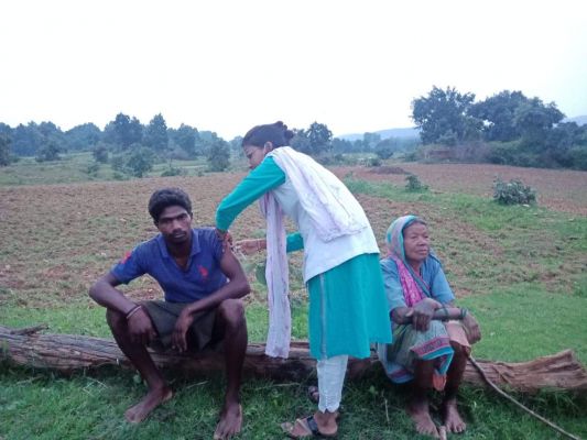 शहर से गांव तक युवा व बुजुर्गों ने लगवाया टीका