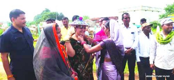 कलडबरी में आयोजित हरेली त्यौहार में शामिल हुईं विधायक