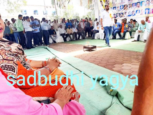 सद्बुद्धि यज्ञ के बाद हड़ताली कर्मियों ने निकाली महारैली