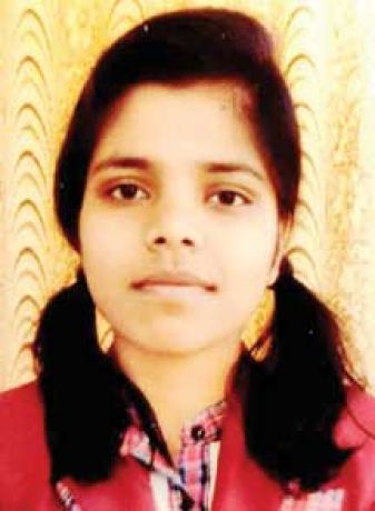 डीएवी स्कूल की पायल को12वीं में 87 फीसदी अंक