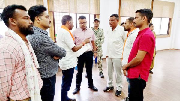 अधूरी नाली बनाकर छोडऩे से डेंगू फैलने की शिकायत, ज्ञापन