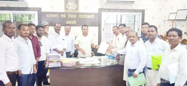 कलेक्टर से मिला सर्व आदिवासी समाज का प्रतिनिधि मंडल