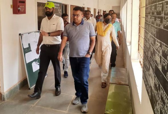 बच्चों की पढ़ाई के साथ ही प्रायोगिक शिक्षा पर दिया जोर