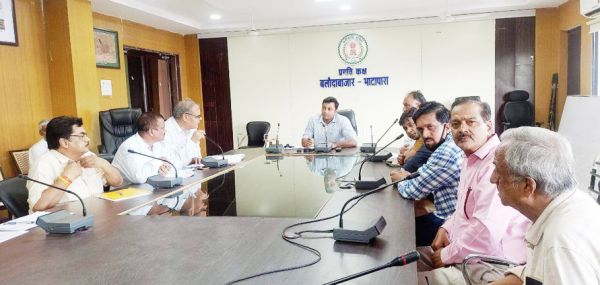 कलेक्टर ने ली कस्टम मिलर की बैठक, 15 सितम्बर तक लक्ष्य को पूरा करने के निर्देश
