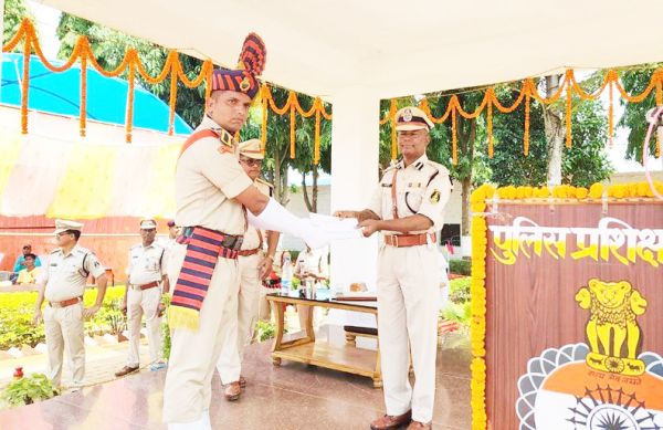 बोरगांव प्रशिक्षण केंद्र में पांचवां दीक्षांत परेड समारोह
