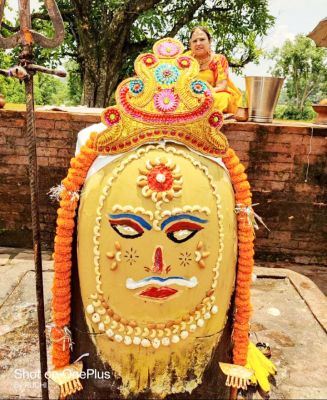गोबराहीन शिवलिंग का अद्भुत श्रृंगार