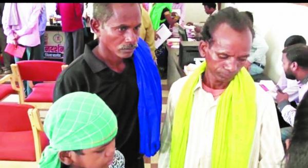 इलाज के दौरान बच्ची नेत्रहीन, बचपन का चोट बनी परेशानी 