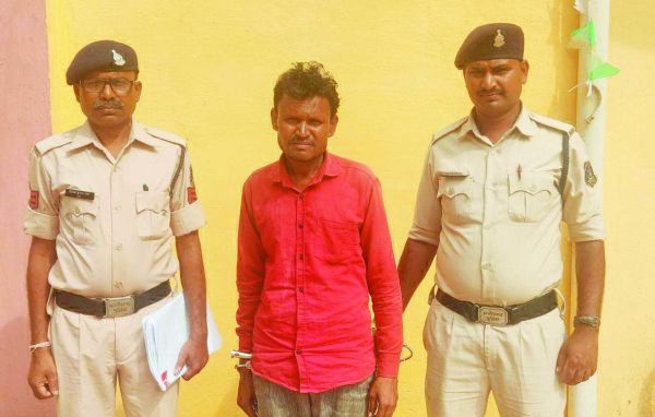 धोखाधड़ी का फरार आरोपी बंदी