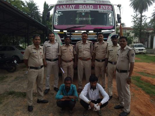 ट्रेलर से कोयले का अवैध परिवहन करते 2 गिरफ्तार