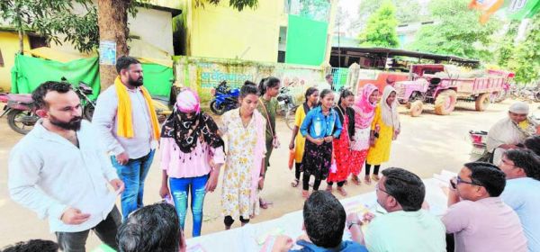 रोजगार देने के वादे पर  राज्य सरकार को घेरा