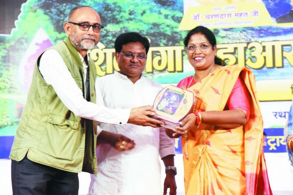 वृहद सम्मान समारोह : 125 से लोगों का सम्मान