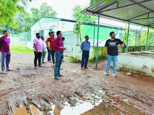 सफाई पर लापरवाही देख लगाई फटकार