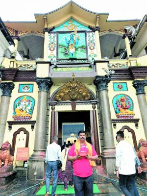 विकास मरकाम ने  की पशुपतिनाथ की पूजा-अर्चना