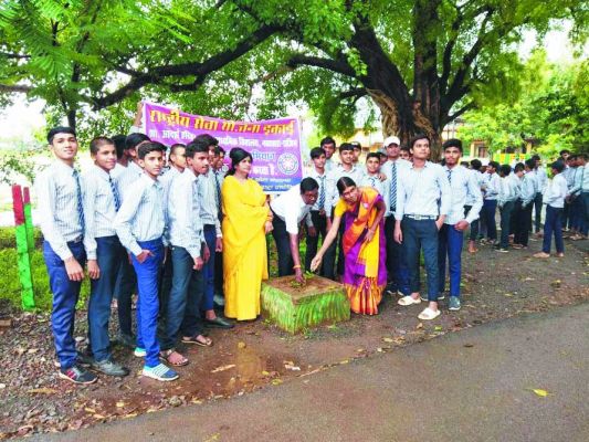 नांदगांव के ग्रामीण वार्ड पुराना और नया ढाबा के बाशिंदे नशाखोरी के खिलाफ एकजुट